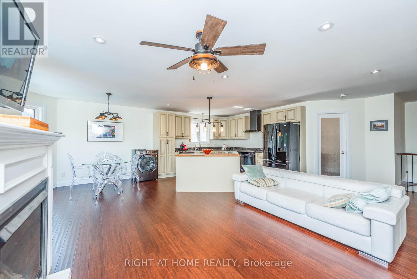 11 Ottaway Avenue, Barrie (Wellington), Ontario  L4M 2W6 - Photo 9 - S12498048