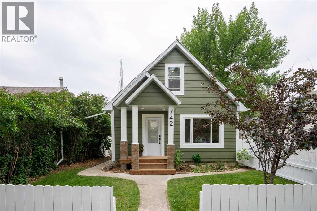 742 12C Street N, Lethbridge, Alberta