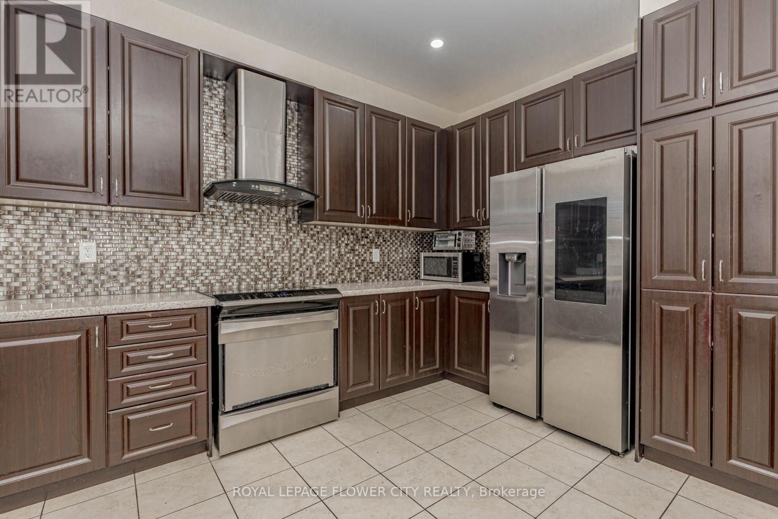 49 Squire Ellis Drive, Brampton, Ontario  L6P 4C2 - Photo 11 - W12498018