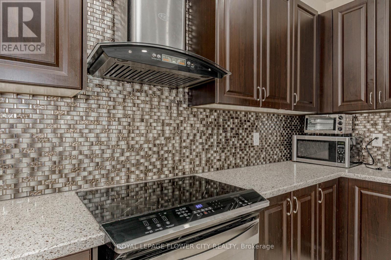 49 Squire Ellis Drive, Brampton, Ontario  L6P 4C2 - Photo 12 - W12498018