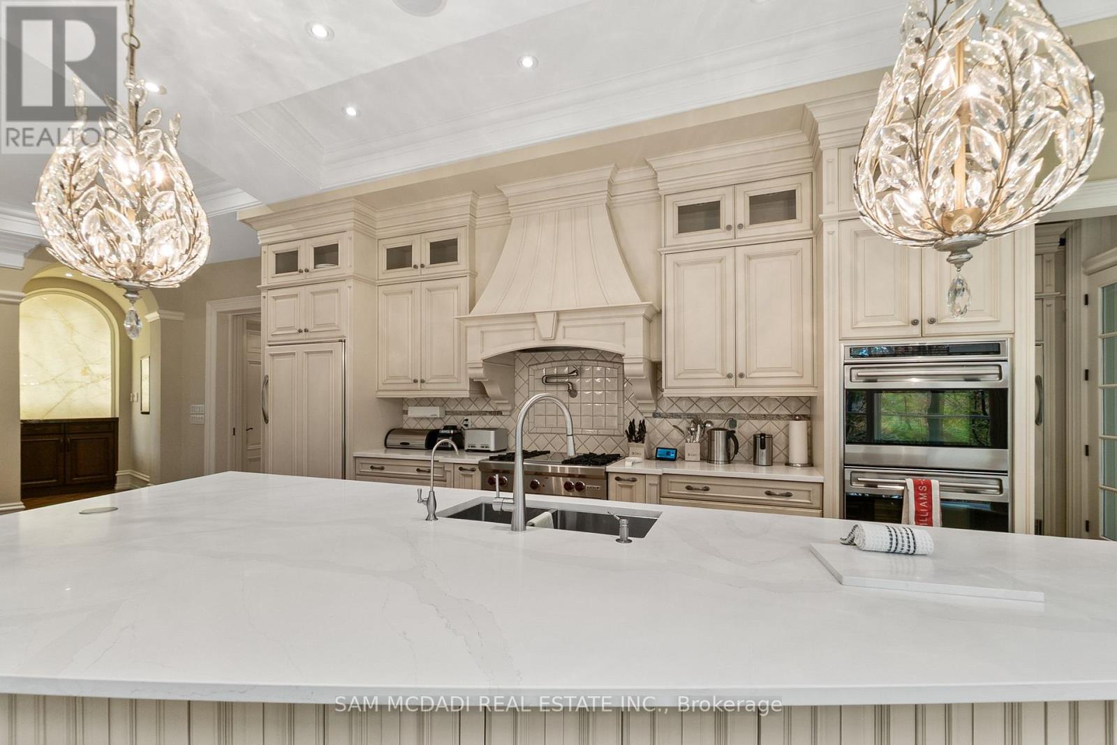 1343 Blythe Road, Mississauga (Sheridan), Ontario  L5H 2C2 - Photo 14 - W12498050