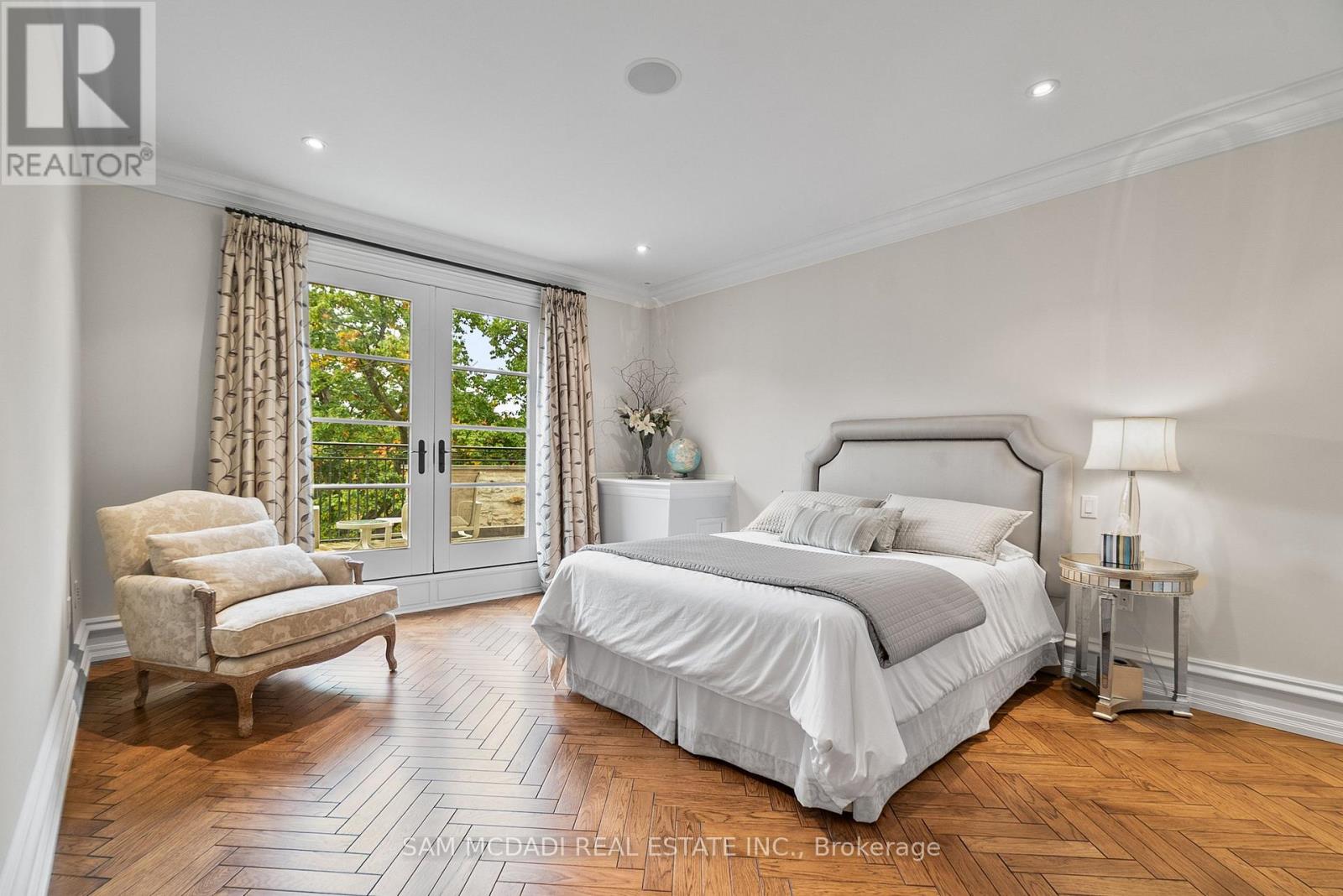 1343 Blythe Road, Mississauga (Sheridan), Ontario  L5H 2C2 - Photo 28 - W12498050