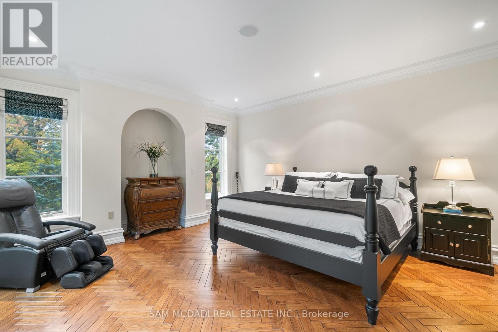 1343 Blythe Road, Mississauga (Sheridan), Ontario  L5H 2C2 - Photo 32 - W12498050