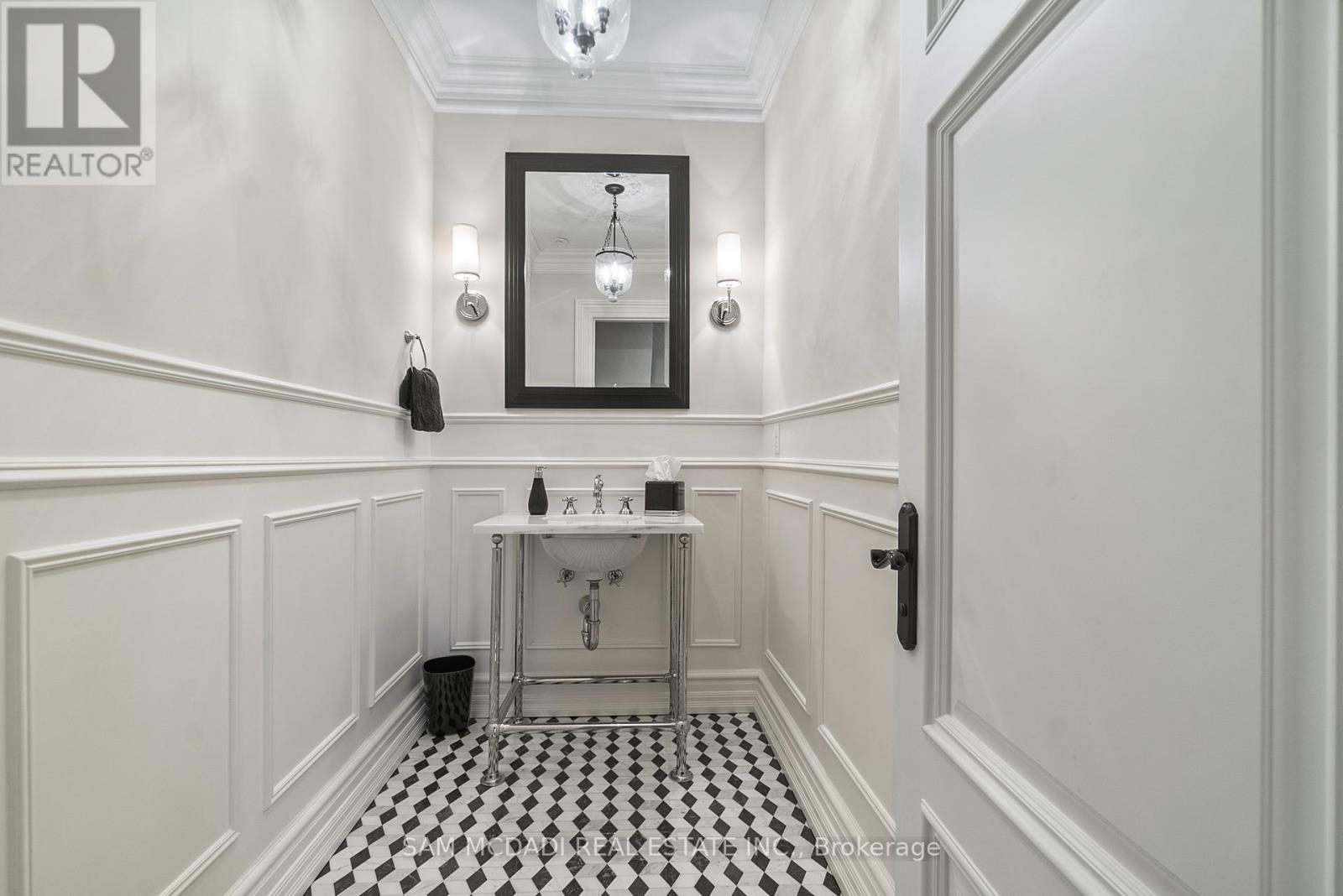 1343 Blythe Road, Mississauga (Sheridan), Ontario  L5H 2C2 - Photo 35 - W12498050