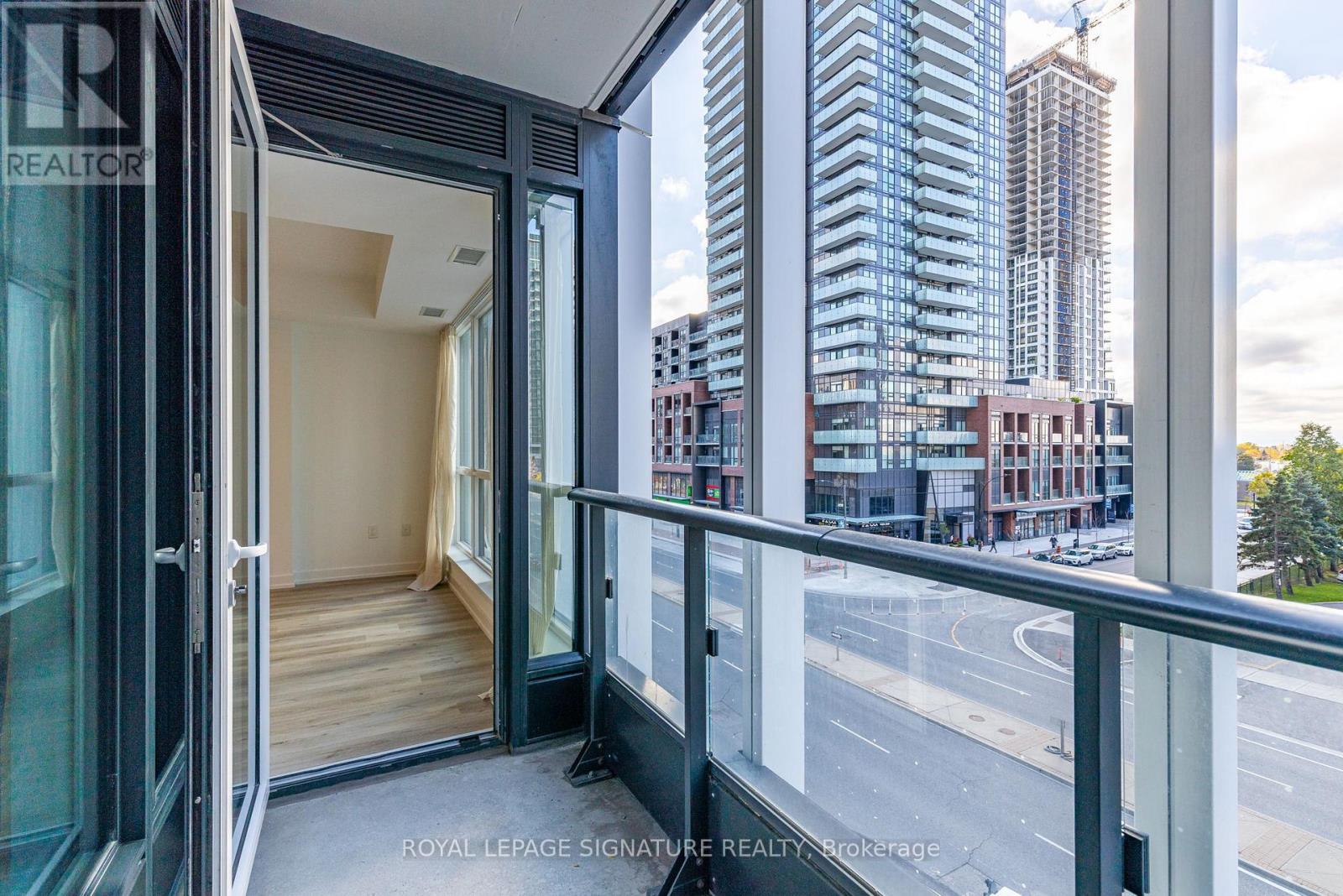 311 - 395 Square One Drive, Mississauga, Ontario  L5B 0P6 - Photo 15 - W12498060