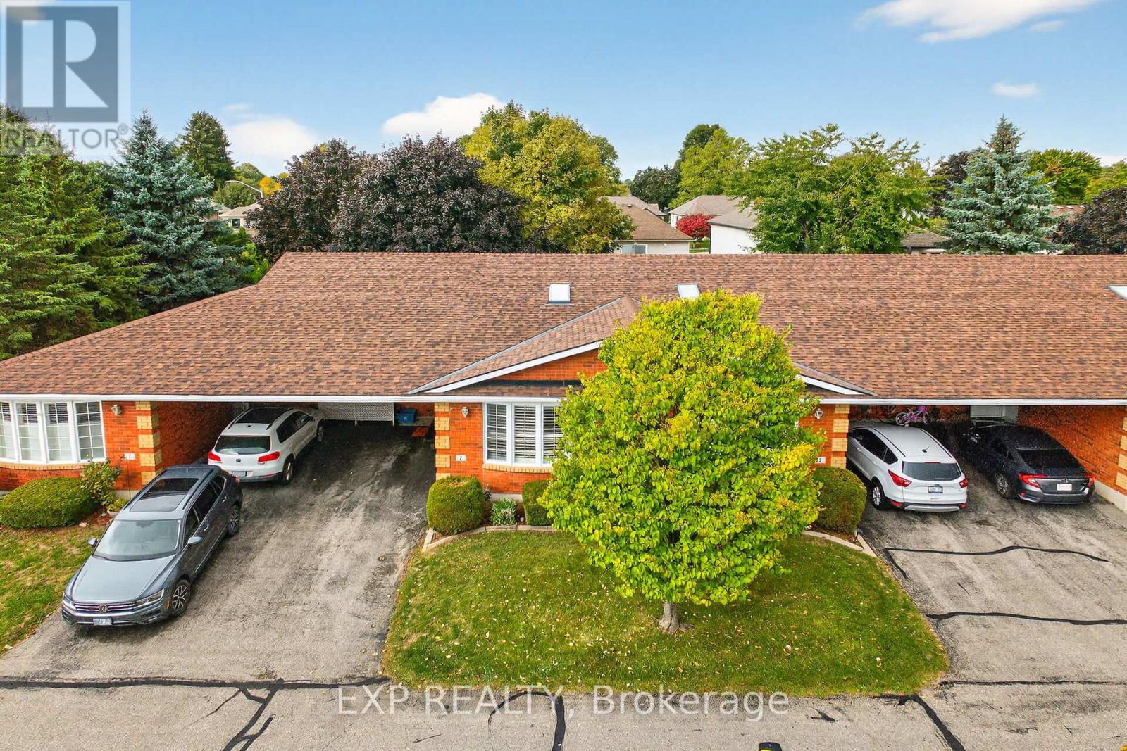 2 - 20 COURTLAND DRIVE, Brantford, Ontario