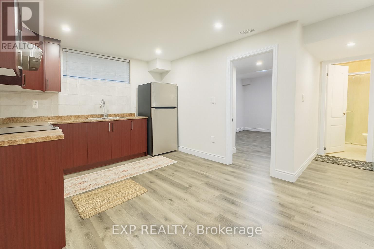 Lower - 19 Sassafras Street, Kitchener, Ontario  N2N 3S1 - Photo 4 - X12498046