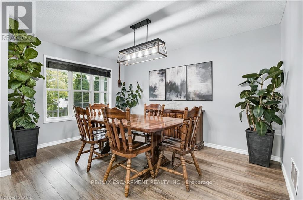 5 Mavin Street, Brantford, Ontario  N3T 6N1 - Photo 8 - X12498054