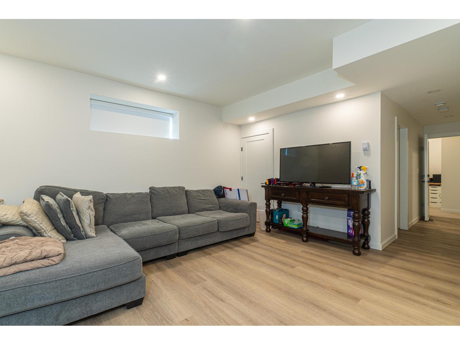 19656 76b Avenue, Langley, British Columbia  V2Y 3T4 - Photo 29 - R3063527