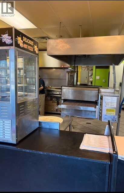 643 Shawinigan Drive Sw, Calgary, Alberta  T2Y 2Y6 - Photo 8 - A2243823