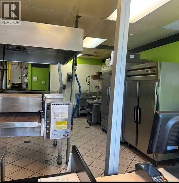 643 Shawinigan Drive Sw, Calgary, Alberta  T2Y 2Y6 - Photo 3 - A2243823