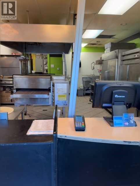 643 Shawinigan Drive Sw, Calgary, Alberta  T2Y 2Y6 - Photo 7 - A2243823