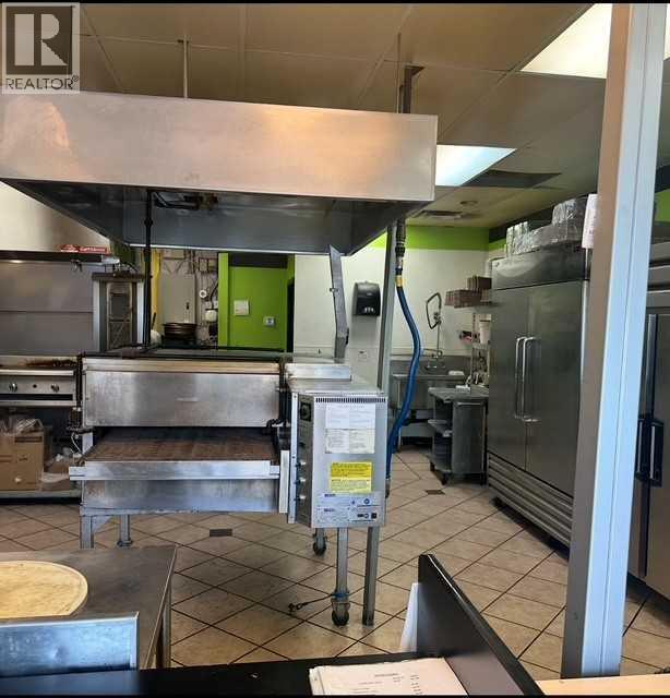 643 Shawinigan Drive Sw, Calgary, Alberta  T2Y 2Y6 - Photo 2 - A2243823