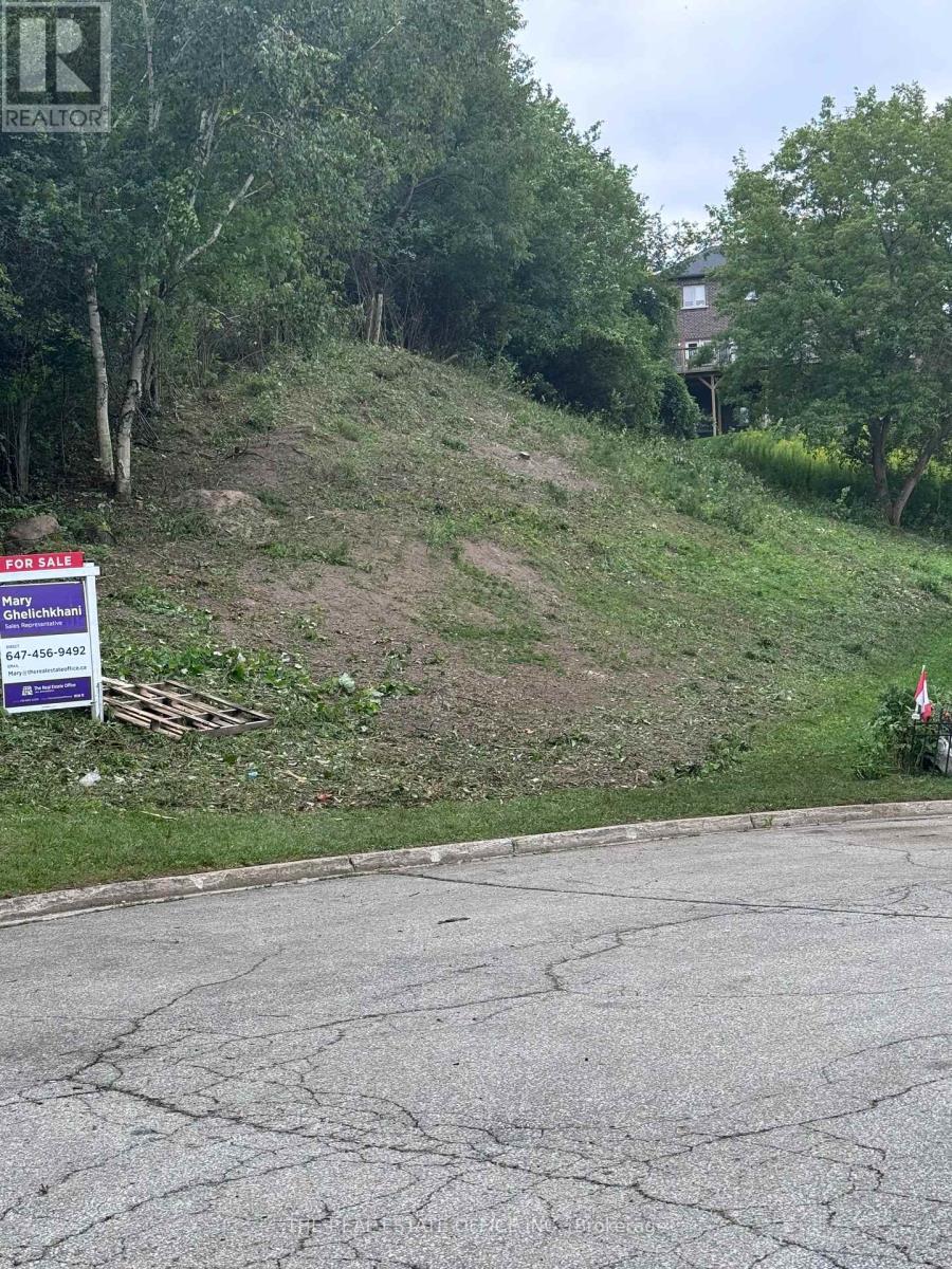 119 Stemmle Drive, Aurora, Ontario  L4G 6N8 - Photo 6 - N12344086