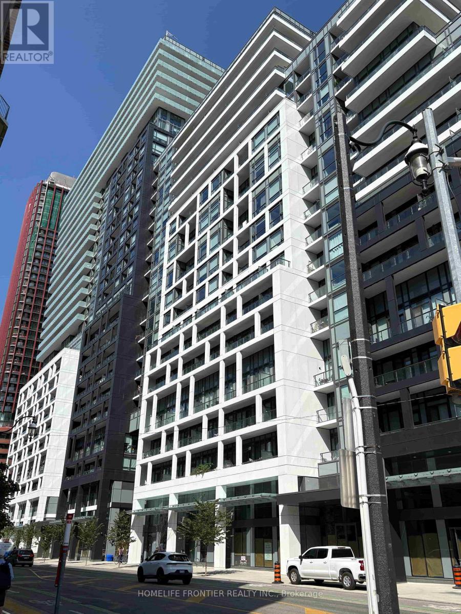 <div class="slider-price">$2,600 Monthly</div><p>754 Sw - 121 Lower Sherbourne Street, Toronto, Ontario</p>