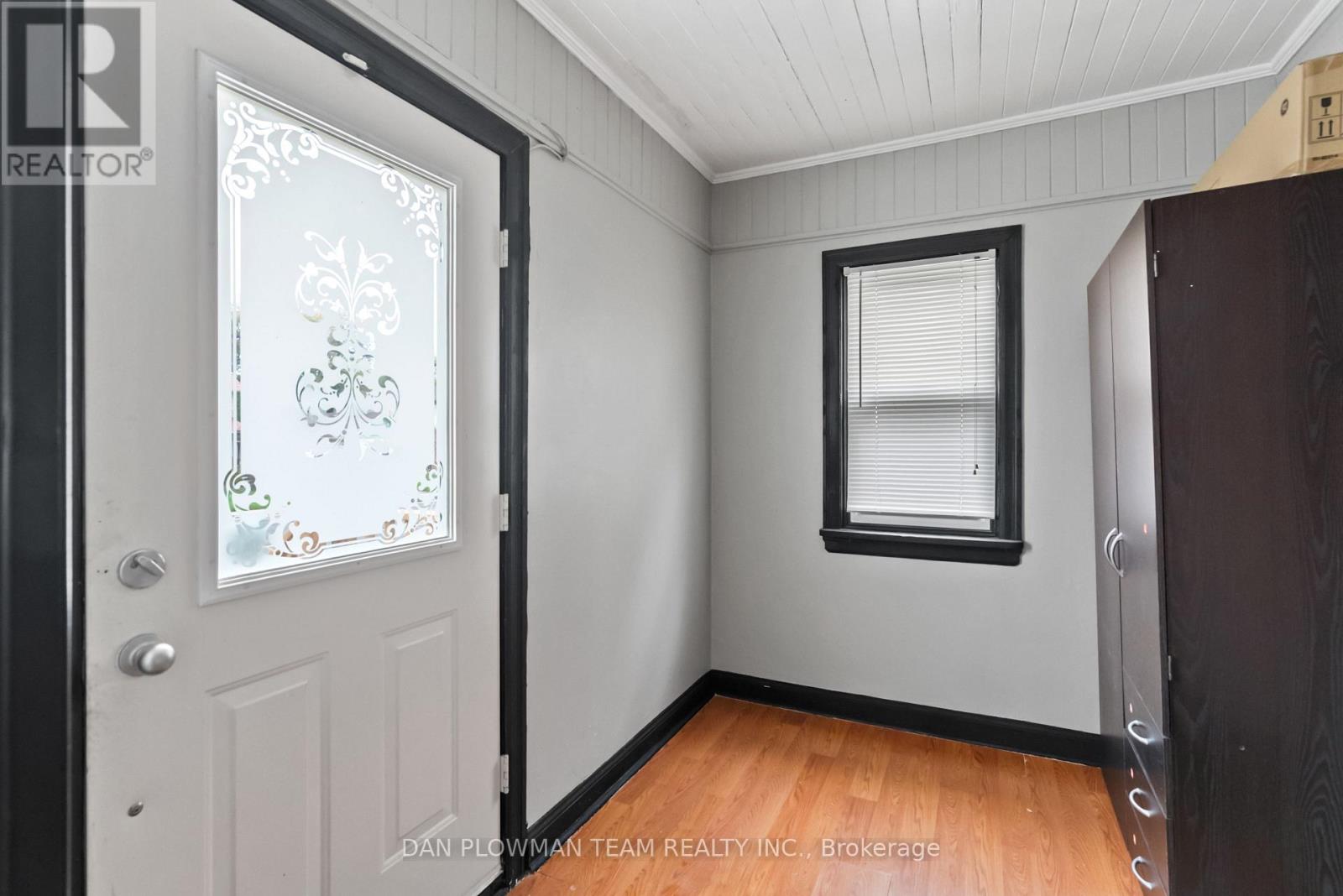 62 Park Road S, Oshawa, Ontario  L1J 4G9 - Photo 2 - E12498104