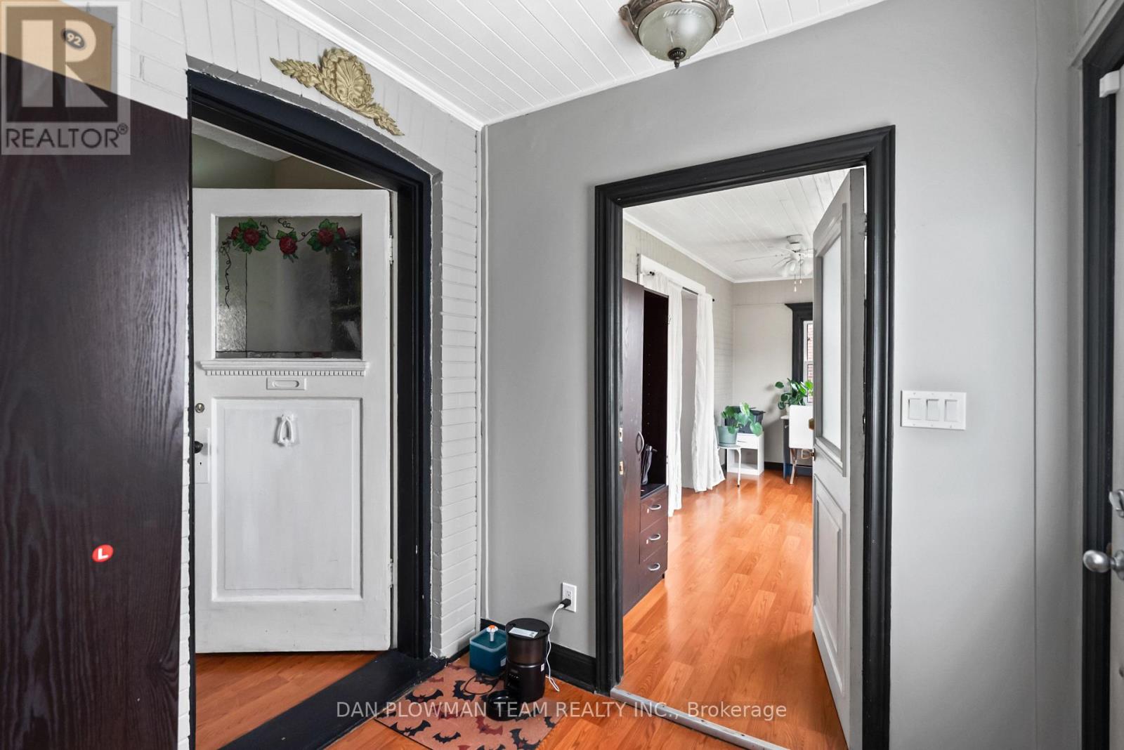 62 Park Road S, Oshawa, Ontario  L1J 4G9 - Photo 3 - E12498104