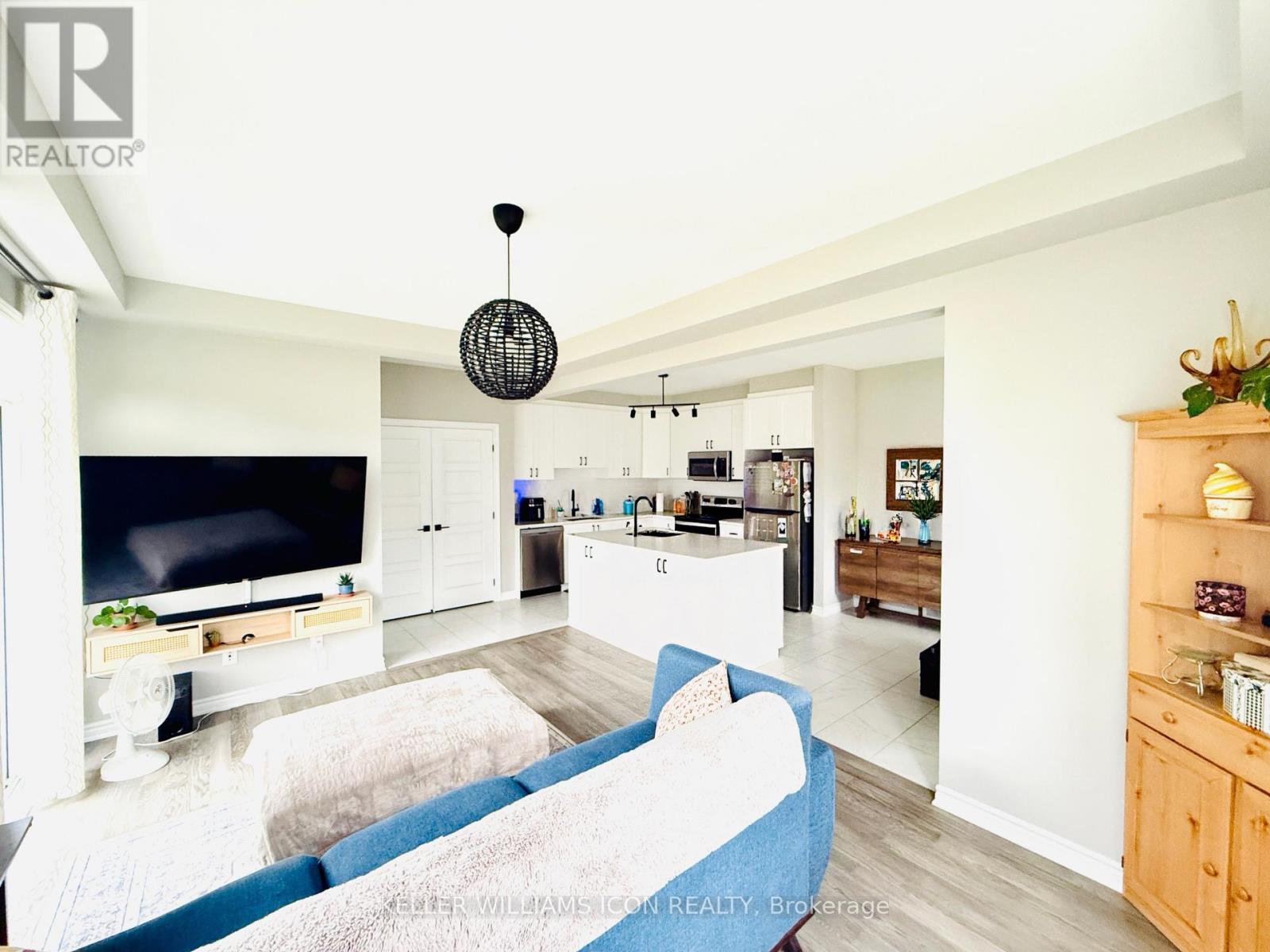 990 Fameflower Street, Ottawa, Ontario  K2J 7A1 - Photo 8 - X12498032