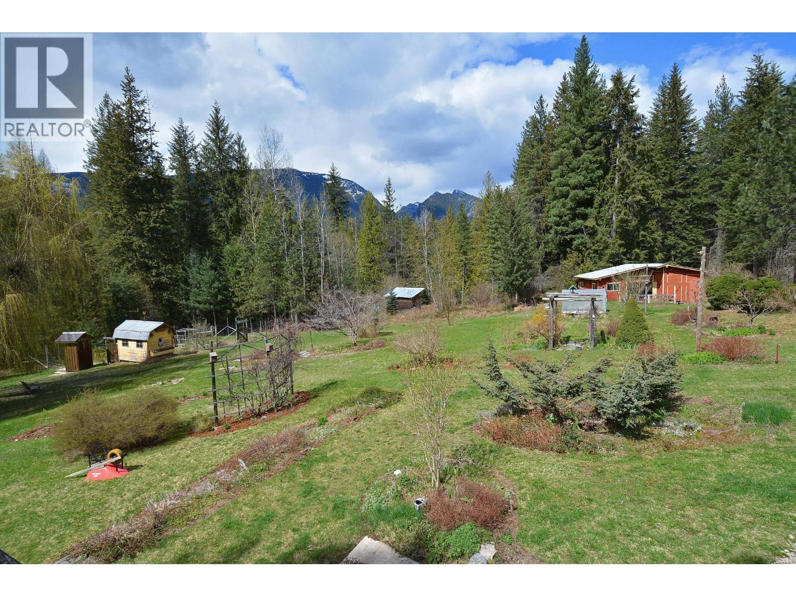 8481 6 Highway, Slocan, British Columbia  V1L 2C0 - Photo 9 - 10345730