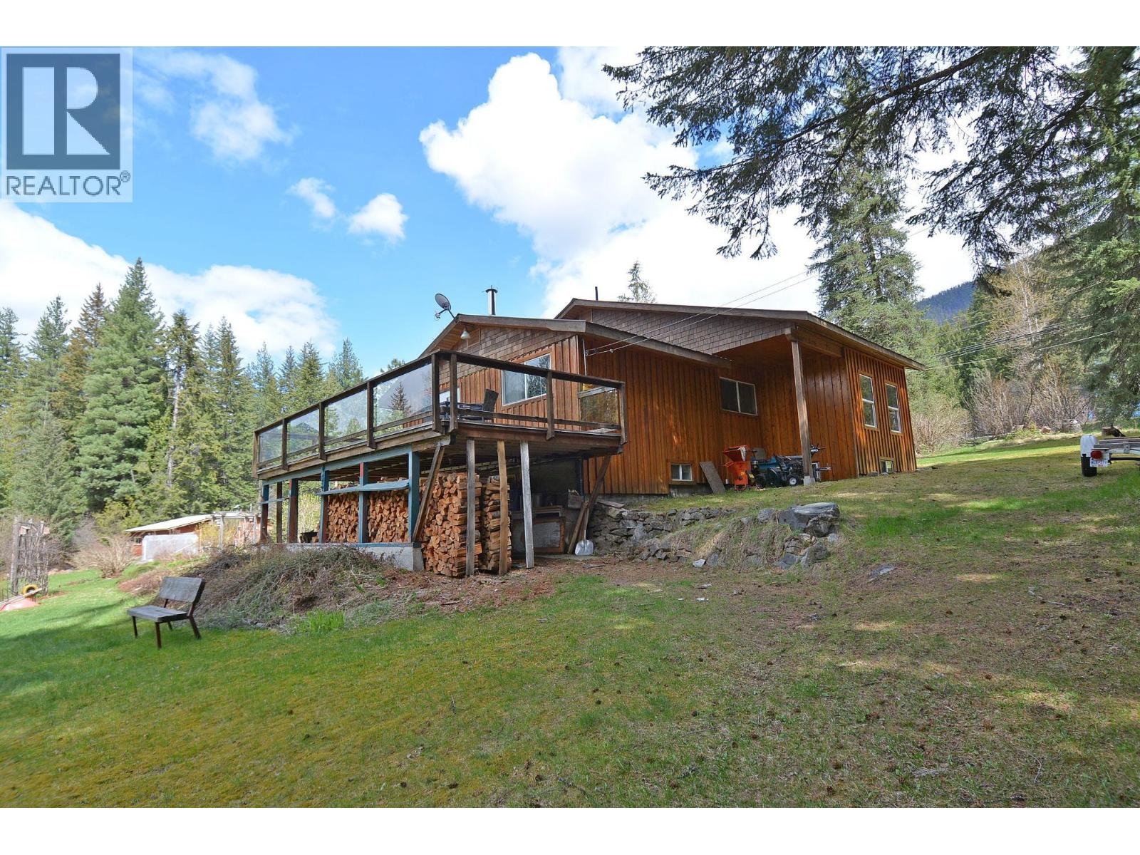 8481 6 Highway, Slocan, British Columbia  V1L 2C0 - Photo 51 - 10345730