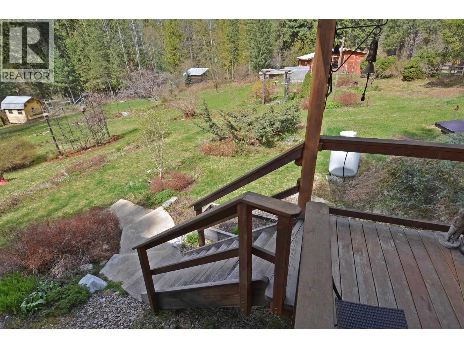 8481 6 Highway, Slocan, British Columbia  V1L 2C0 - Photo 19 - 10345730