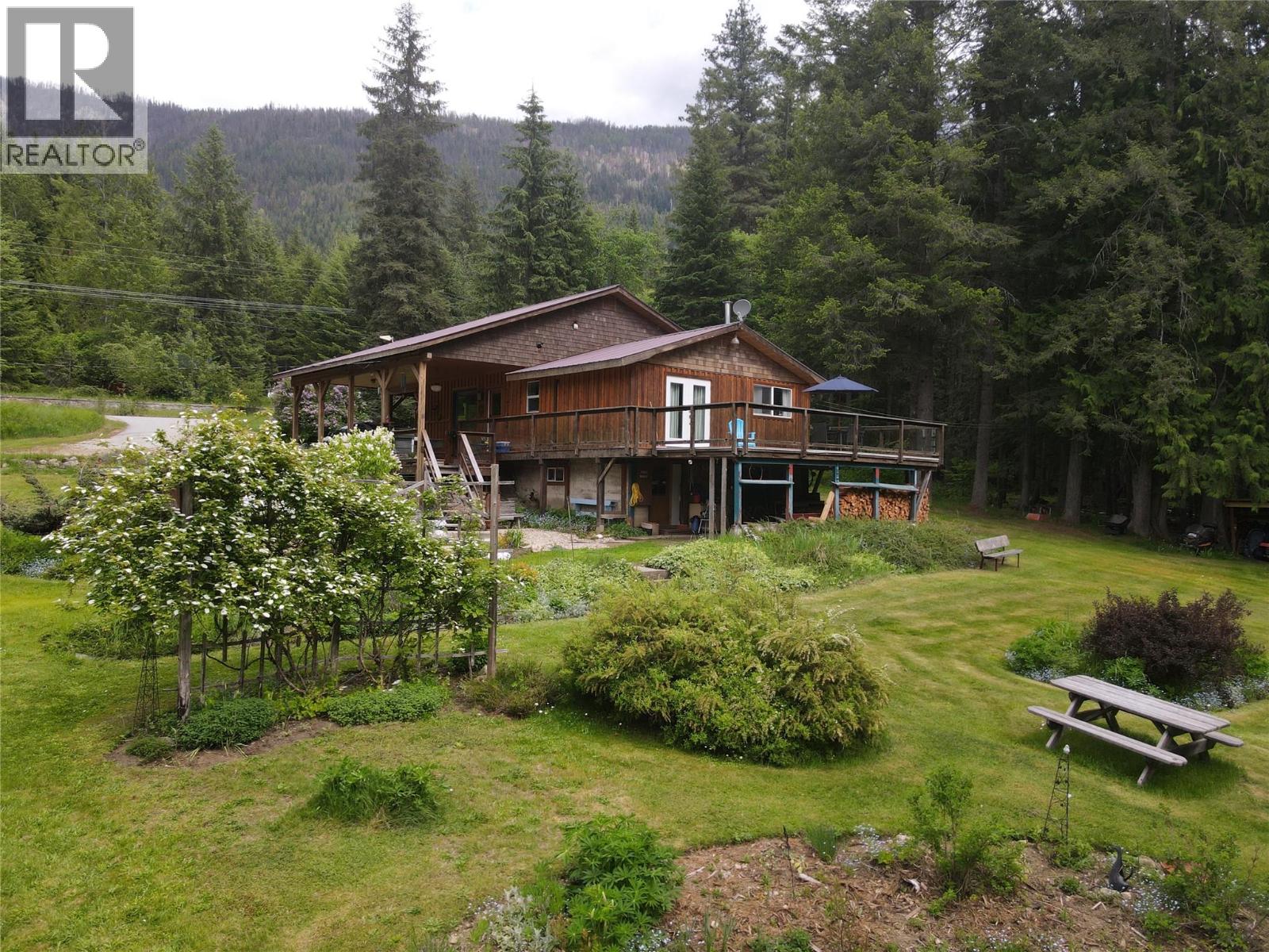 8481 6 Highway, Slocan, British Columbia  V1L 2C0 - Photo 6 - 10345730