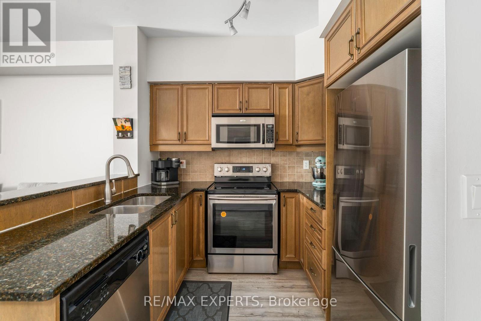 515 - 9225 Jane Street, Vaughan (Maple), Ontario  L6A 0J7 - Photo 7 - N12498086