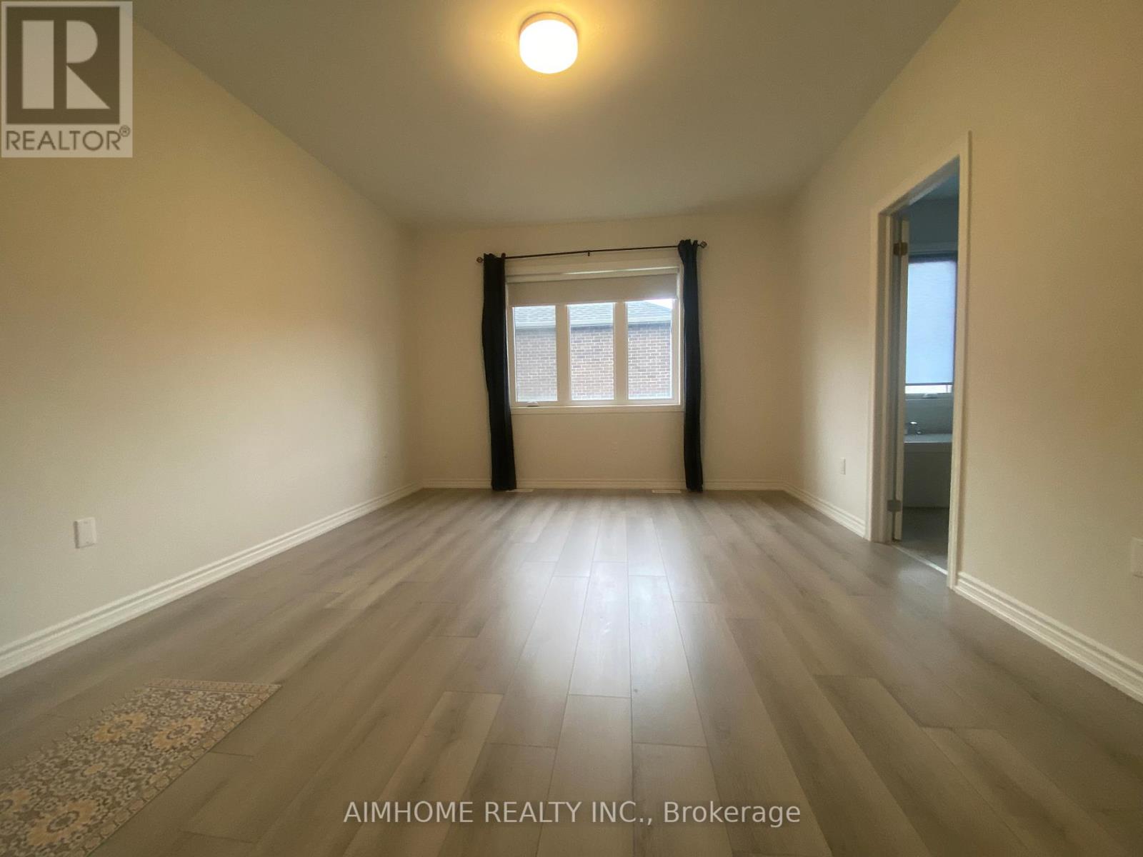 168 Tempel Street, Richmond Hill, Ontario  L4E 1J2 - Photo 11 - N12498096