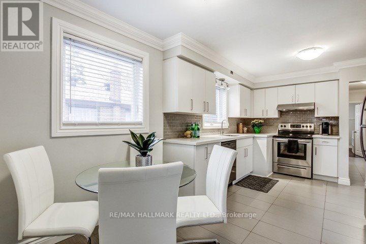 336 Skopit Road, Richmond Hill, Ontario  L4C 2Y8 - Photo 5 - N12498110