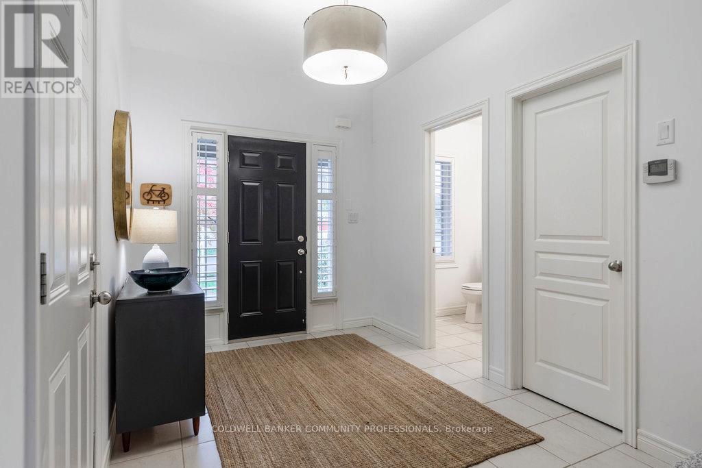 142 Painter Terrace, Hamilton, Ontario  L8B 0V9 - Photo 5 - X12497400