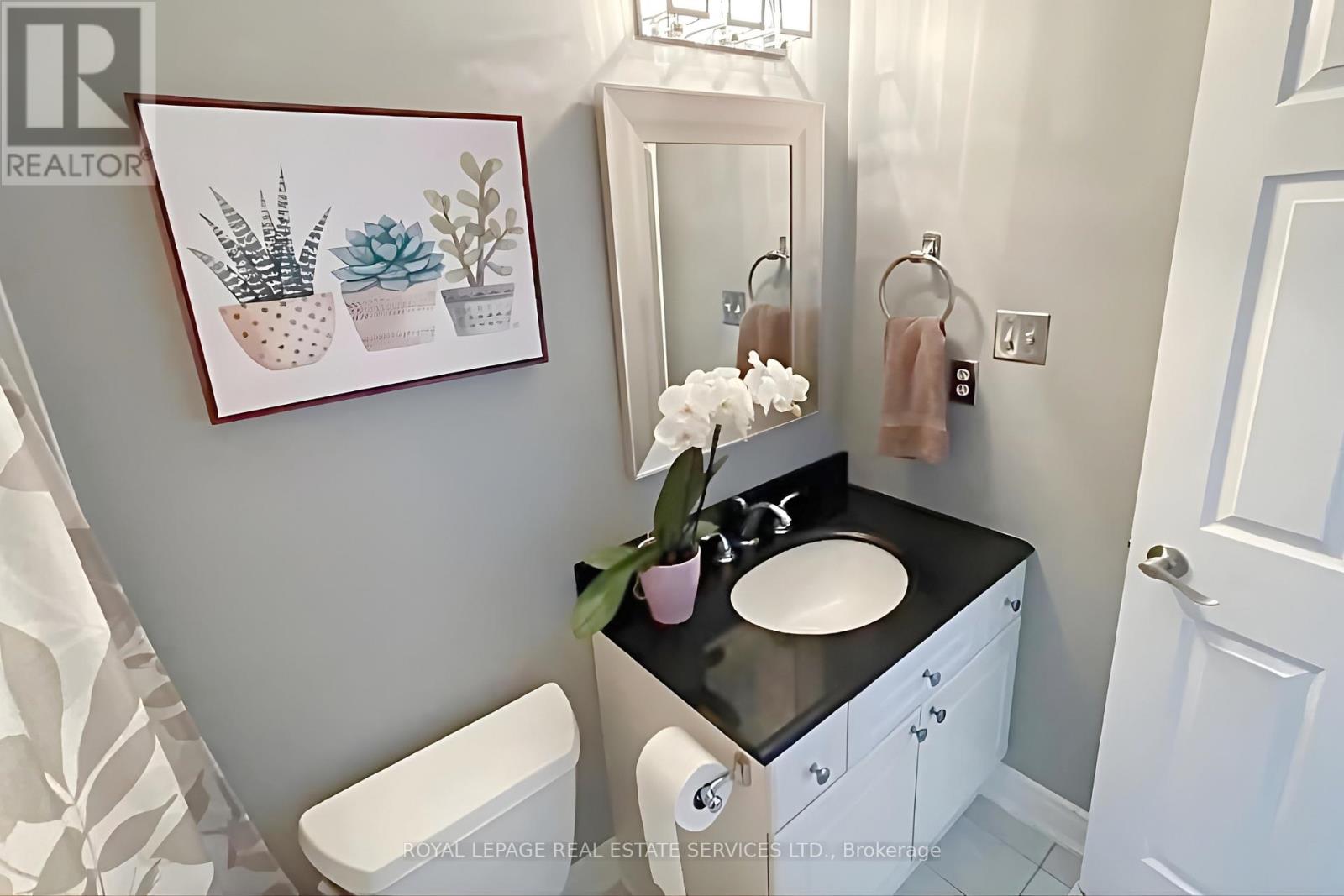 2384 Hollybrook Drive, Oakville, Ontario  L6M 4S8 - Photo 17 - W12498144