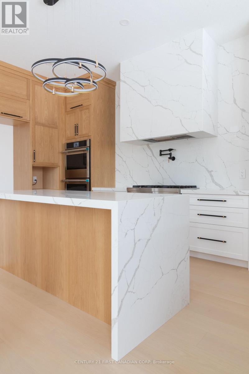 3124 Gillespie Trail, London South (South V), Ontario  N6P 0L4 - Photo 5 - X12278568