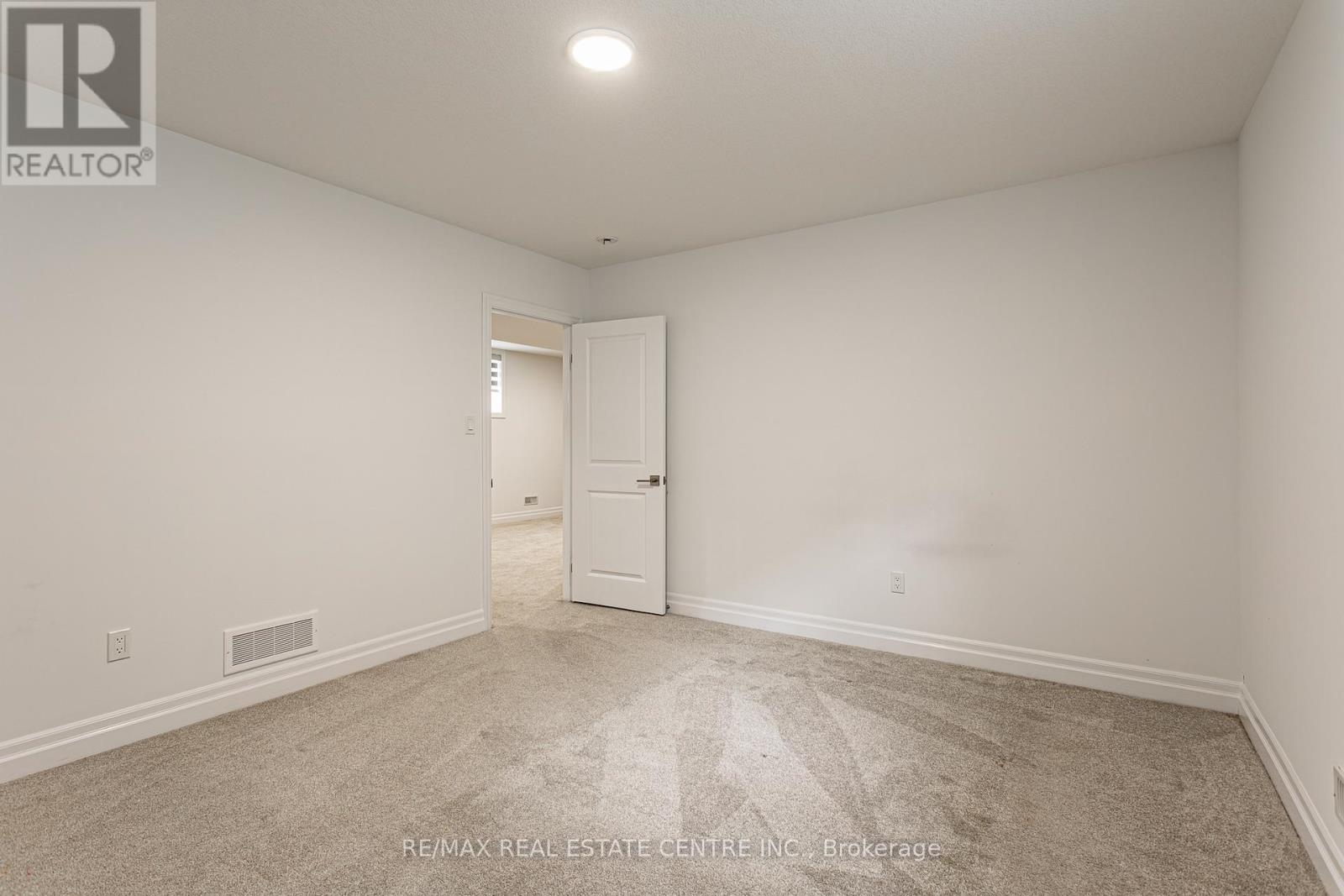 2607 Bateman Trail, London South, Ontario  N6L 0H2 - Photo 38 - X12498106