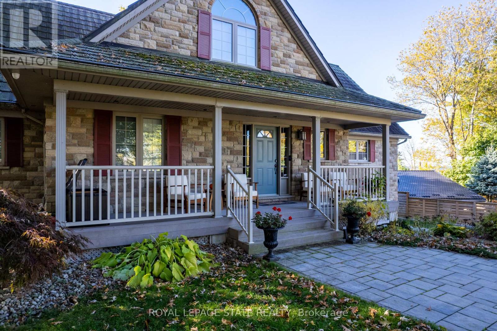 739 Sandy Bay Road, Haldimand, Ontario  N1A 2W6 - Photo 2 - X12498108