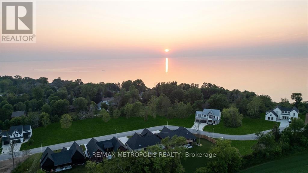 7049 Blue Coasts Heights, Plympton-Wyoming, Ontario  N0N 1E0 - Photo 13 - X12498116