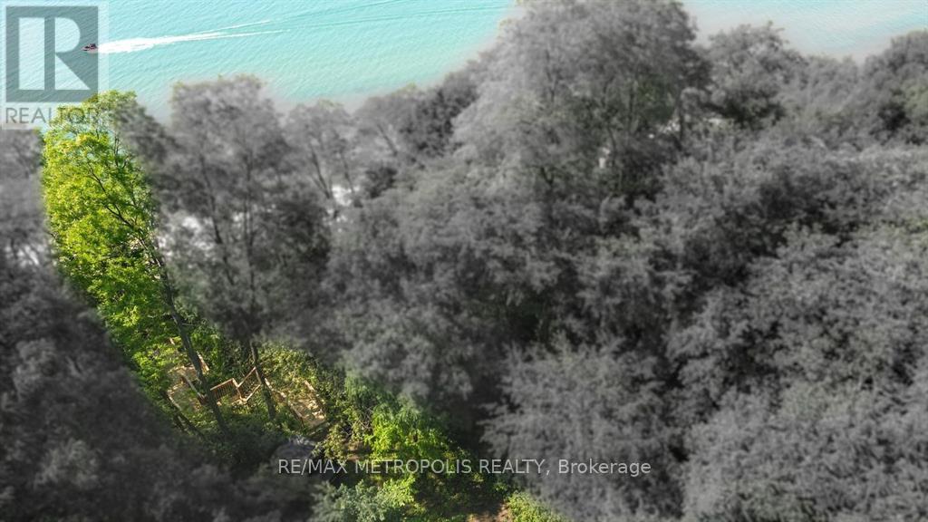 7049 Blue Coasts Heights, Plympton-Wyoming, Ontario  N0N 1E0 - Photo 21 - X12498116