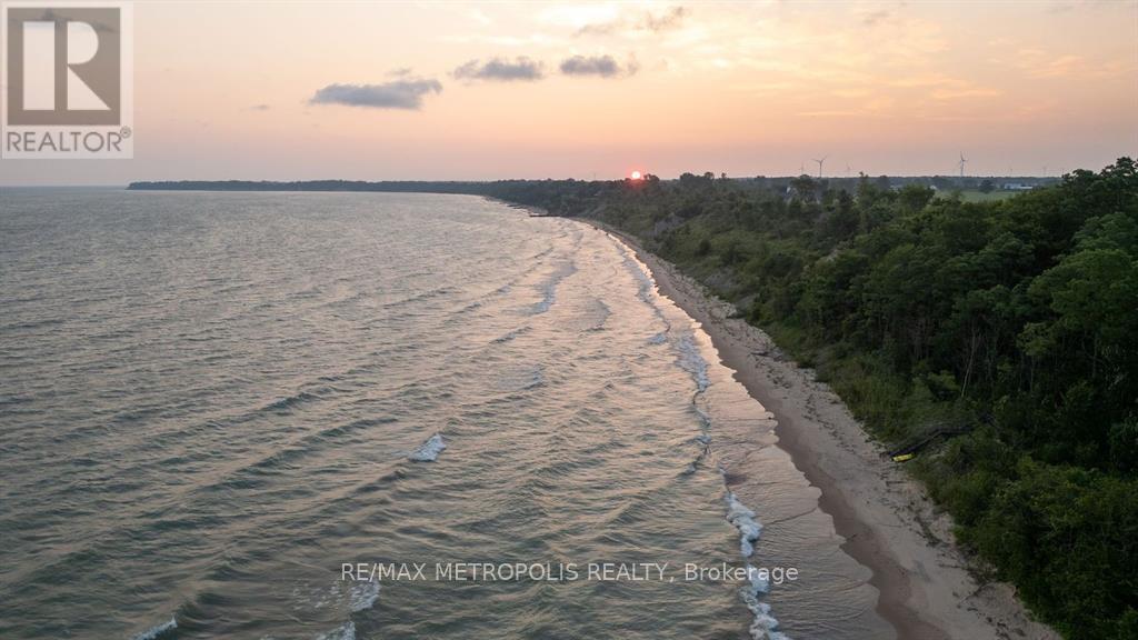 7049 Blue Coasts Heights, Plympton-Wyoming, Ontario  N0N 1E0 - Photo 27 - X12498116