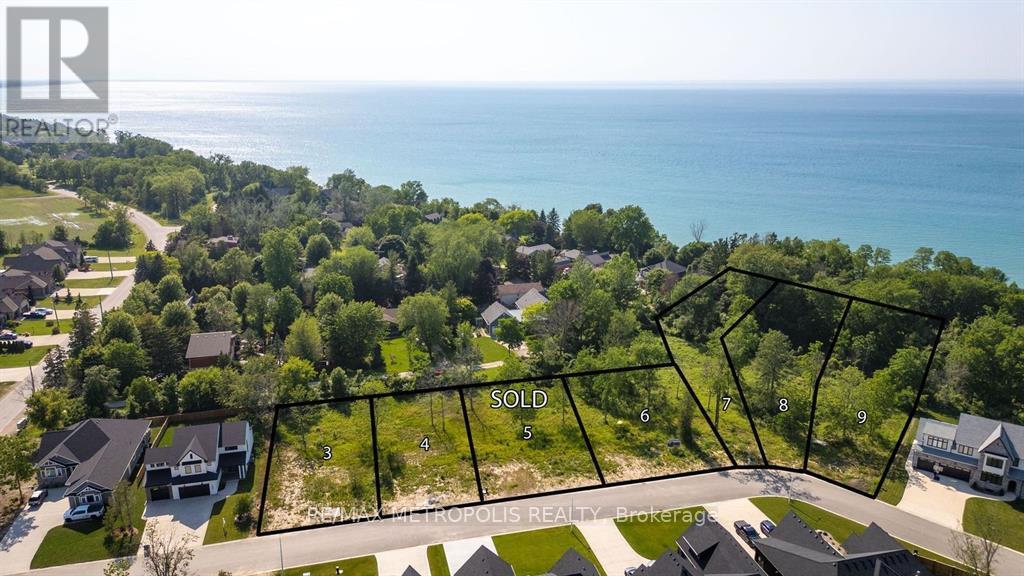 7049 Blue Coasts Heights, Plympton-Wyoming, Ontario  N0N 1E0 - Photo 3 - X12498116