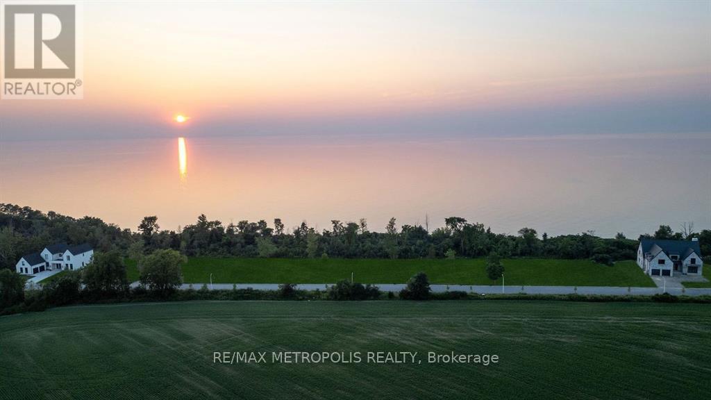 7049 Blue Coasts Heights, Plympton-Wyoming, Ontario  N0N 1E0 - Photo 35 - X12498116