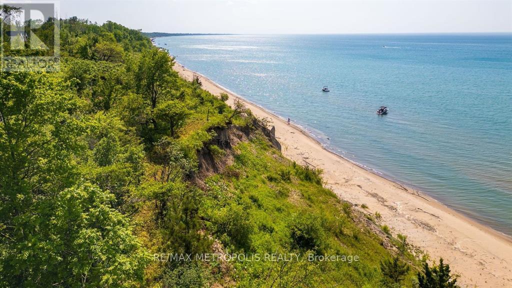 7049 Blue Coasts Heights, Plympton-Wyoming, Ontario  N0N 1E0 - Photo 46 - X12498116