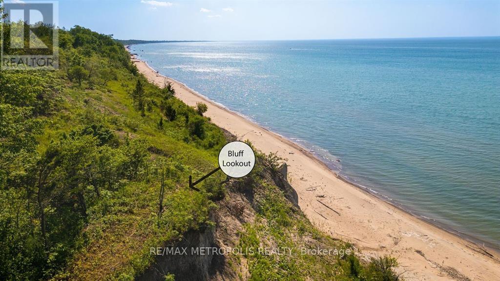 7049 Blue Coasts Heights, Plympton-Wyoming, Ontario  N0N 1E0 - Photo 47 - X12498116