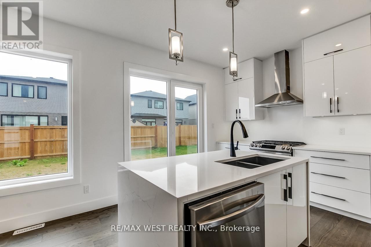 92 Poole Crescent, Middlesex Centre, Ontario  N0L 1R0 - Photo 10 - X12498118