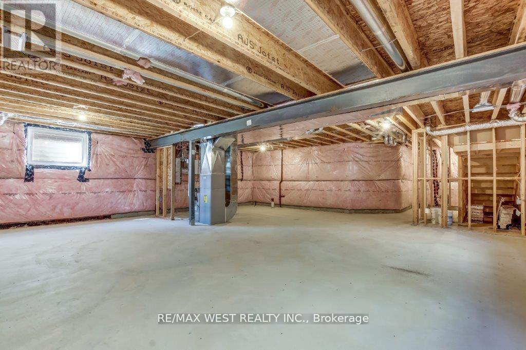 92 Poole Crescent, Middlesex Centre, Ontario  N0L 1R0 - Photo 24 - X12498118