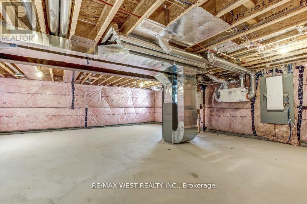 92 Poole Crescent, Middlesex Centre, Ontario  N0L 1R0 - Photo 25 - X12498118