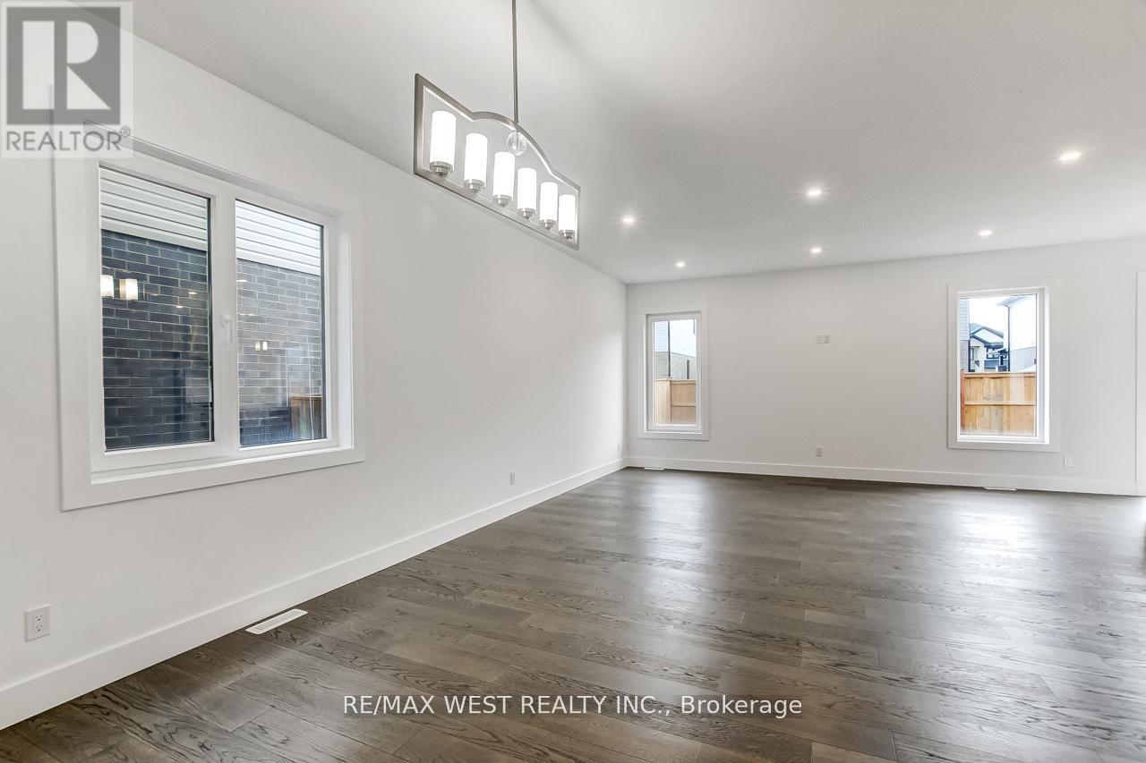 92 Poole Crescent, Middlesex Centre, Ontario  N0L 1R0 - Photo 5 - X12498118