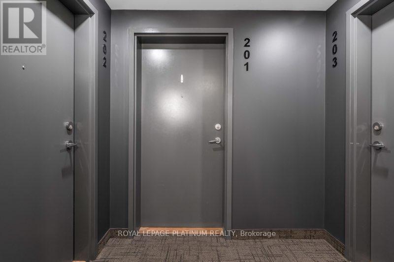 201 - 110 Fergus Avenue, Kitchener, Ontario  N2A 2H2 - Photo 3 - X12498140