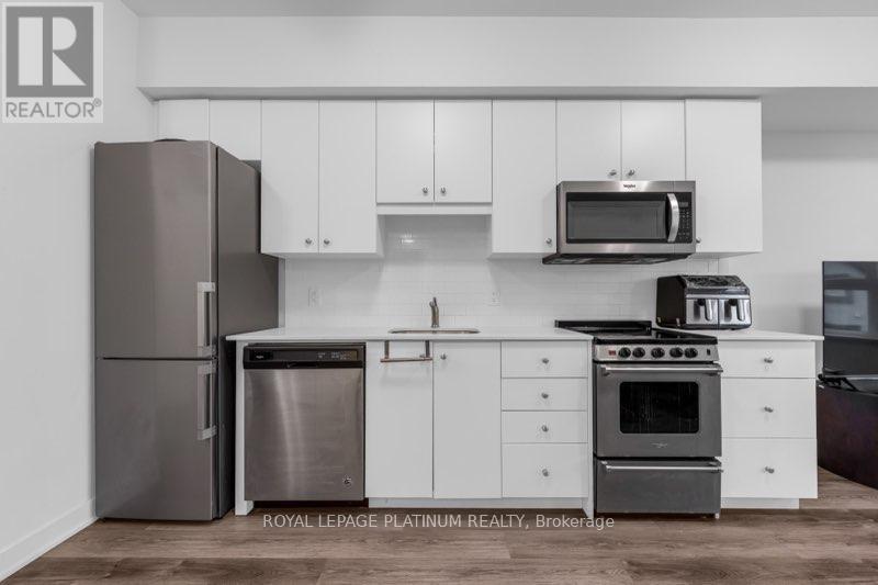 201 - 110 Fergus Avenue, Kitchener, Ontario  N2A 2H2 - Photo 5 - X12498140