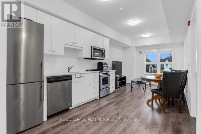 201 - 110 Fergus Avenue, Kitchener, Ontario  N2A 2H2 - Photo 6 - X12498140