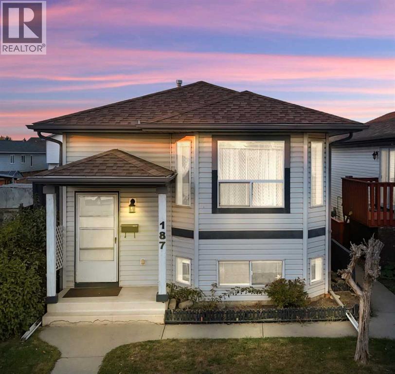 187 Applebrook Circle Se, Calgary, Alberta  T2A 7T3 - Photo 1 - A2261525
