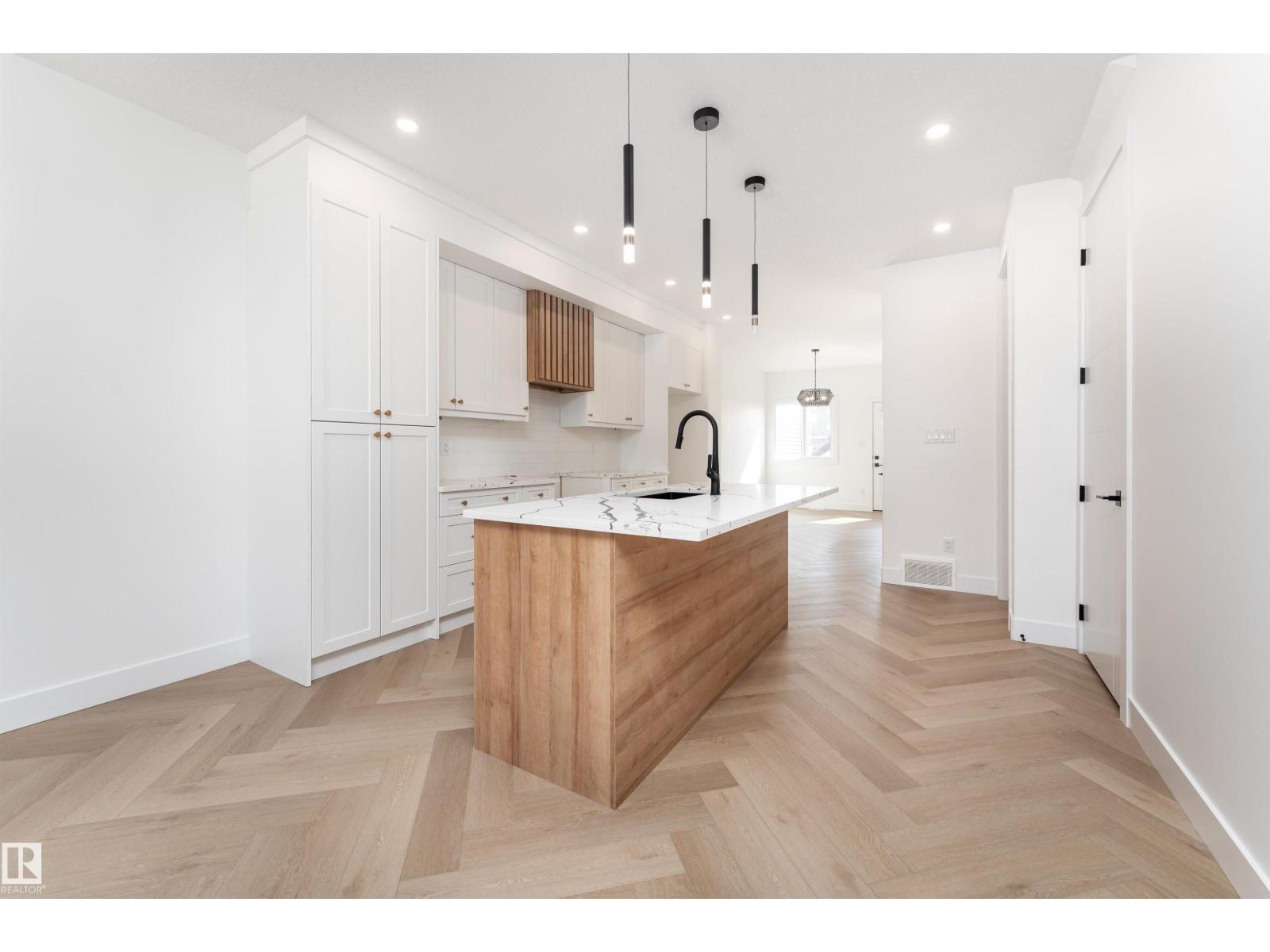 3127 Magpie Wy Nw, Edmonton, Alberta  T5S 0V3 - Photo 4 - E4464217